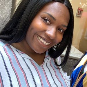 Meet your Posher, Dee